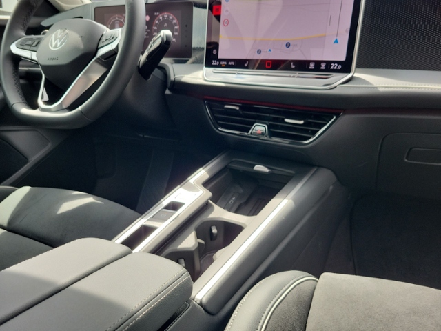 Passat Variant 1.5 eTSI DSG Business AHK+360°+AC