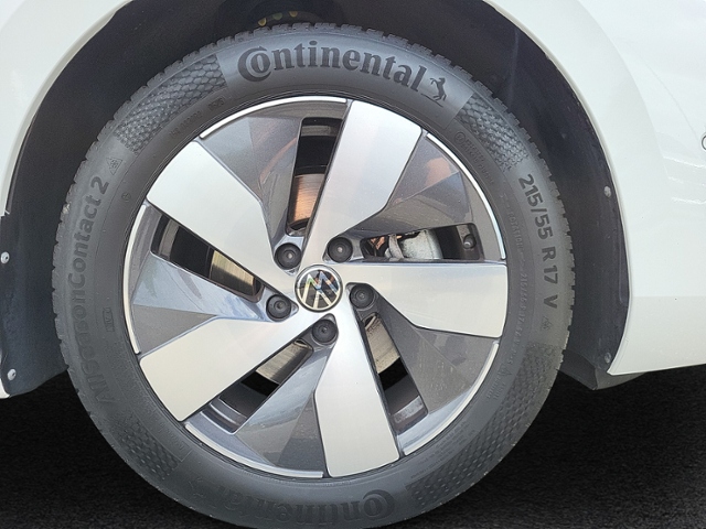Passat Variant 1.5 eTSI DSG Business AHK+360°+AC