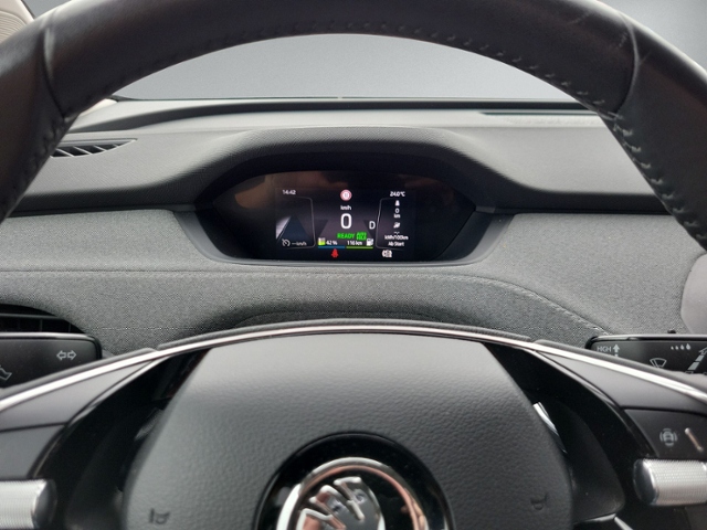 Enyaq iV 60 LOFT NAVI+LED+SIHZ+62kWh+TEMPOMAT+LM