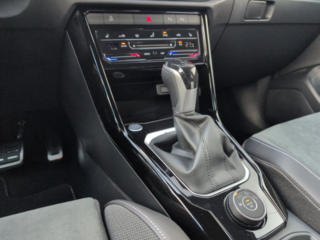 T-Roc 2.0 TSI R-LINE 4MOTION ACC+NAVI+5-J-GARANT