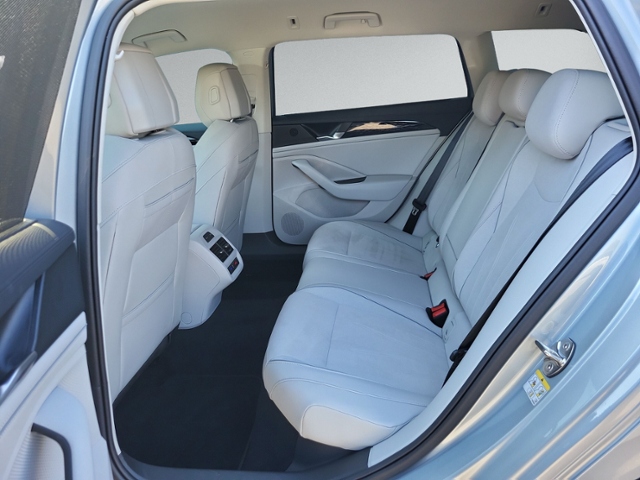 Passat Variant 1.5 eTSI DSG Elegance AHK+RFK+NAV