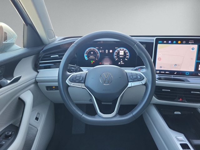 Passat Variant 1.5 eTSI DSG Elegance AHK+RFK+NAV