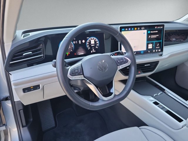 Passat Variant 1.5 eTSI DSG Elegance AHK+RFK+NAV