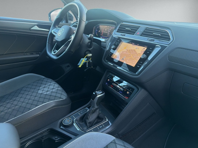Tiguan 2.0 TDI DSG R-LINE 4MOTION AHK+IQ.LIGHT+N