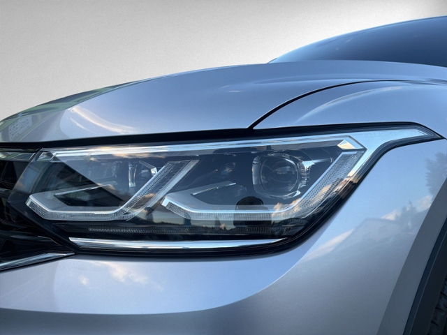Tiguan 2.0 TDI DSG R-LINE 4MOTION AHK+IQ.LIGHT+N