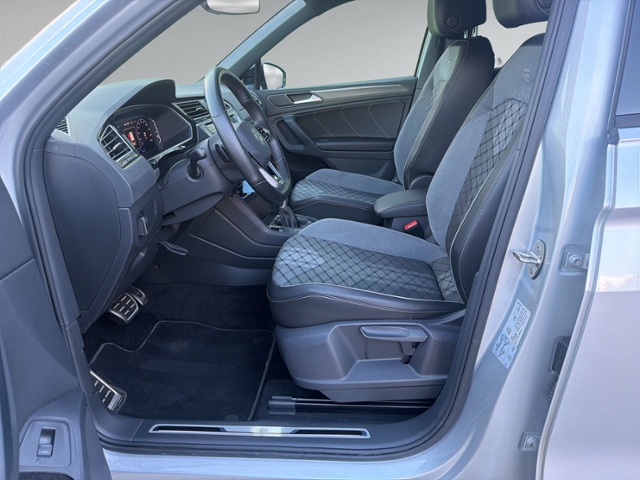Tiguan 2.0 TDI DSG R-LINE 4MOTION AHK+IQ.LIGHT+N