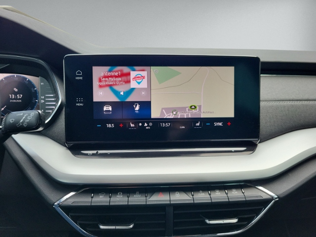 Octavia Combi 2.0 TDI DSG STYLE AHK+NAVI+HEAD-UP