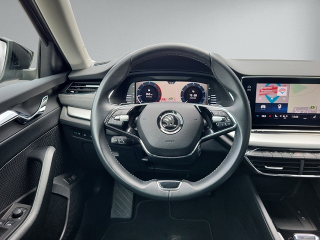 Octavia Combi 2.0 TDI DSG STYLE AHK+NAVI+HEAD-UP