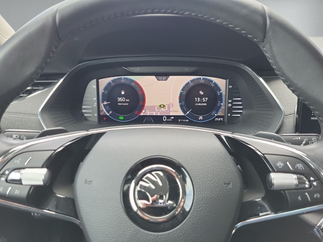 Octavia Combi 2.0 TDI DSG STYLE AHK+NAVI+HEAD-UP