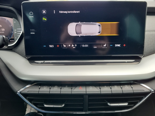 Octavia Combi 2.0 TDI DSG STYLE AHK+NAVI+HEAD-UP