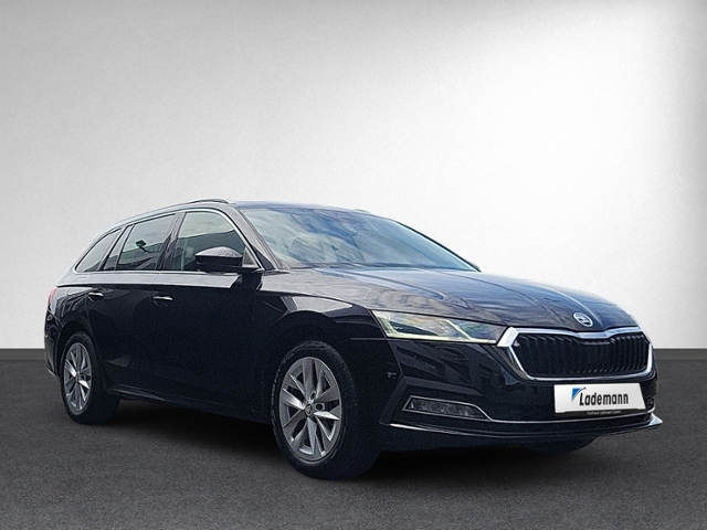 Octavia Combi 2.0 TDI DSG STYLE AHK+NAVI+HEAD-UP
