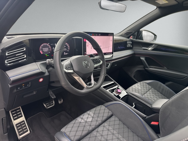 Tiguan 1.5 eTSI DSG R-LINE PANO+360°+MATRIX+NAVI