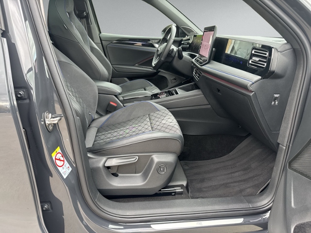 Tiguan 1.5 eTSI DSG R-LINE PANO+360°+MATRIX+NAVI