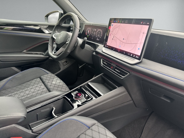 Tiguan 1.5 eTSI DSG R-LINE PANO+360°+MATRIX+NAVI