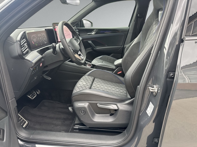 Tiguan 1.5 eTSI DSG R-LINE PANO+360°+MATRIX+NAVI