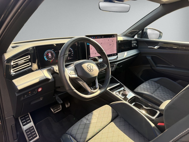 Tiguan 2.0 TDI DSG R-LINE 4MOTION PANO+360°+IQ.L