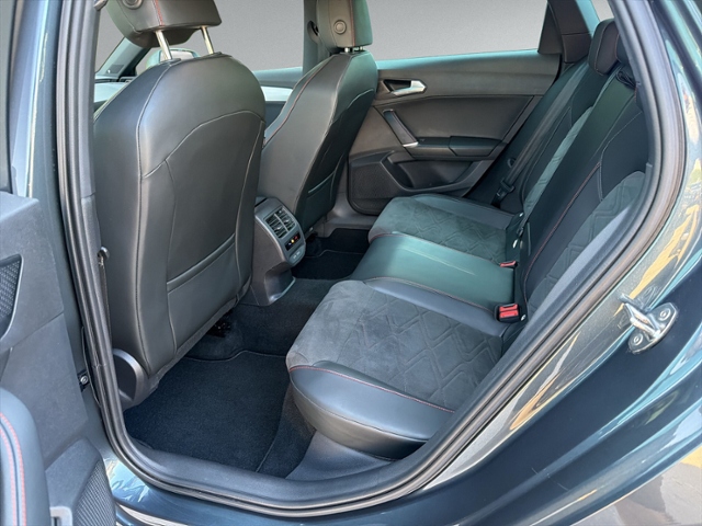 Leon Sportstourer 2.0 TDI DSG FR NAVI+LED+ACC+SH