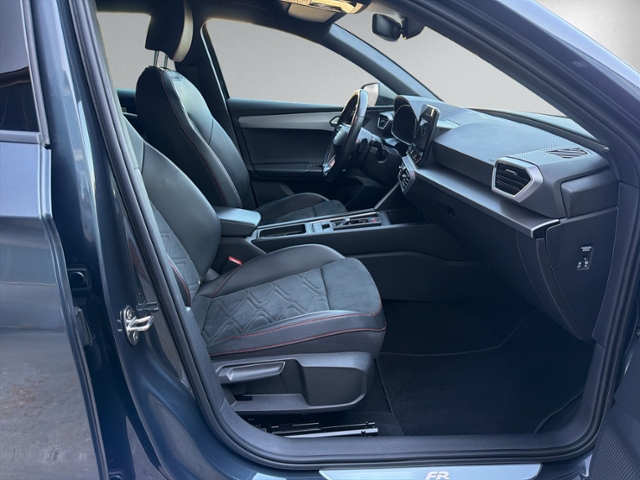 Leon Sportstourer 2.0 TDI DSG FR NAVI+LED+ACC+SH