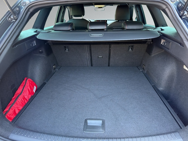 Leon Sportstourer 2.0 TDI DSG FR NAVI+LED+ACC+SH