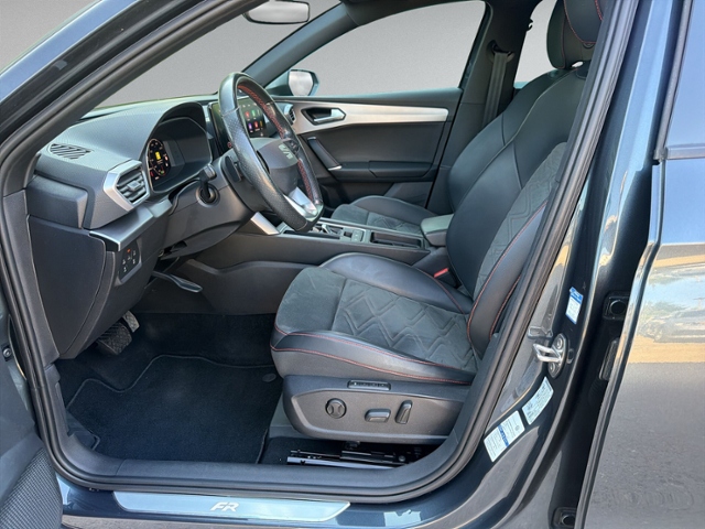 Leon Sportstourer 2.0 TDI DSG FR NAVI+LED+ACC+SH