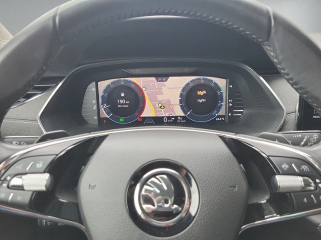 Octavia Combi 2.0 TDI DSG STYLE AHK+NAVI+ACC+LED