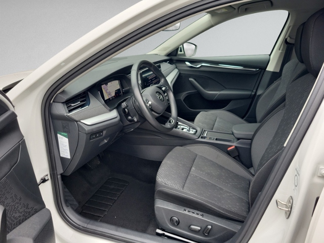 Octavia Combi 2.0 TDI DSG STYLE AHK+NAVI+ACC+LED