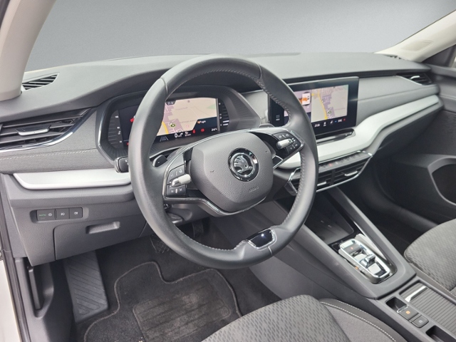 Octavia Combi 2.0 TDI DSG STYLE AHK+NAVI+ACC+LED