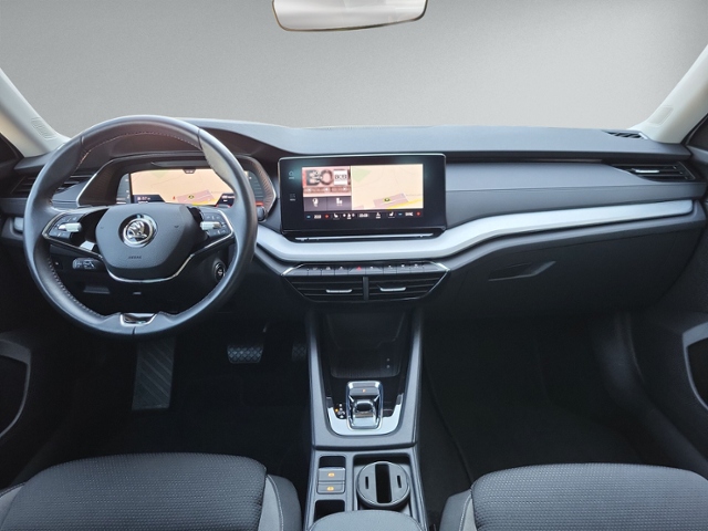 Octavia Combi 2.0 TDI DSG TOUR AHK+NAVI+ACC+LED+