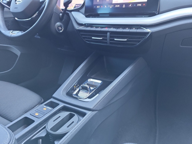 Octavia Combi 2.0 TDI DSG TOUR AHK+NAVI+ACC+LED+
