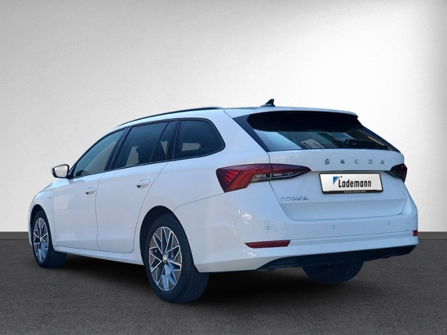 Octavia Combi 2.0 TDI DSG TOUR AHK+NAVI+ACC+LED+