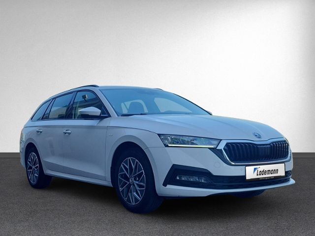 Octavia Combi 2.0 TDI DSG TOUR AHK+NAVI+ACC+LED+