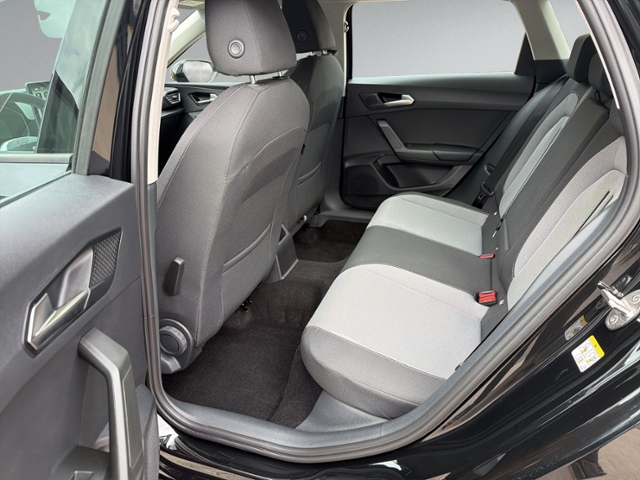 Leon ST 1.5 eTSI DSG STYLE AHK+RFK+NAVI+ACC+LED+
