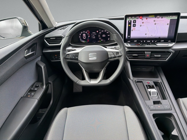 Leon ST 1.5 eTSI DSG STYLE AHK+RFK+NAVI+ACC+LED+