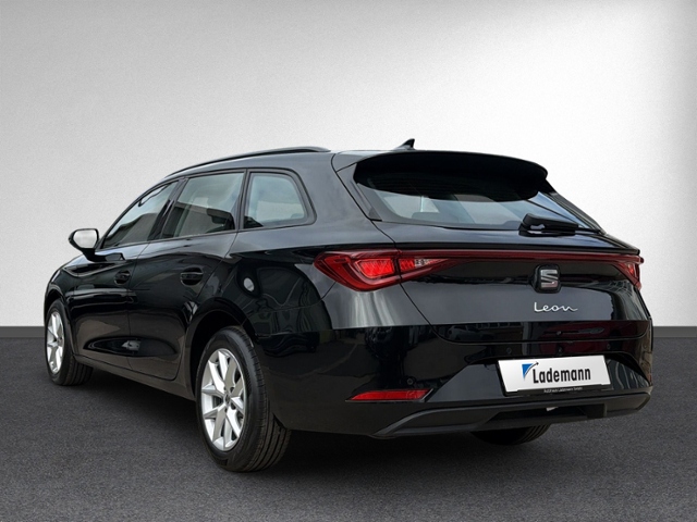 Leon ST 1.5 eTSI DSG STYLE AHK+RFK+NAVI+ACC+LED+