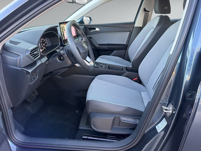 Leon ST 1.5 eTSI DSG STYLE AHK+RFK+NAVI+ACC+LED+