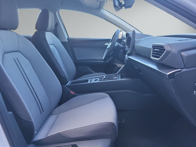 Leon ST 2.0 TDI DSG STYLE AHK+KAMERA+ACC+LED+LMF