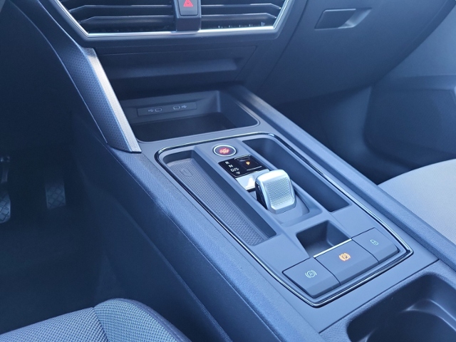 Leon ST 2.0 TDI DSG STYLE AHK+KAMERA+ACC+LED+LMF