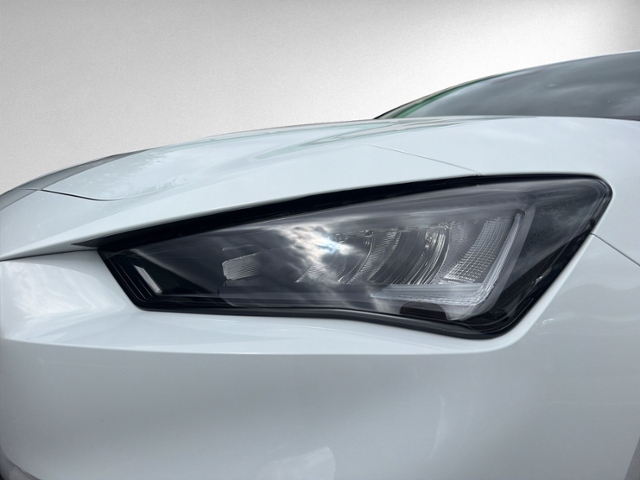 Leon ST 1.5 eTSI DSG STYLE AHK+RFK+NAVI+ACC+LED+