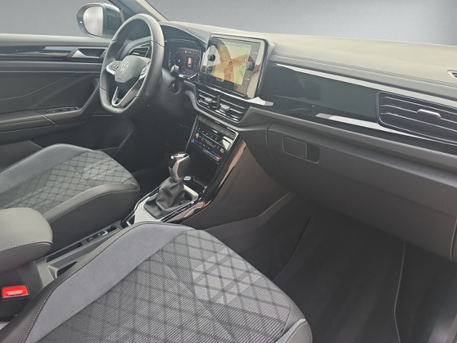 T-Roc 1.5 TSI DSG R-LINE PANO+IQ.LIGHT+RFK+NAVI+