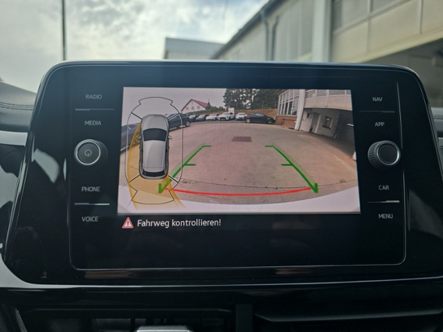 T-Roc 1.5 TSI DSG R-LINE PANO+IQ.LIGHT+RFK+NAVI+