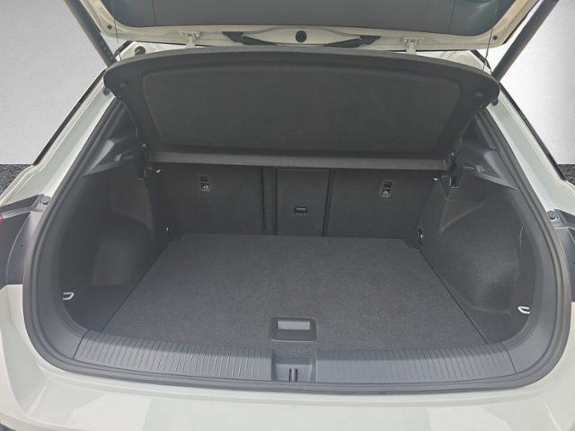 T-Roc 1.5 TSI DSG R-LINE PANO+IQ.LIGHT+RFK+NAVI+