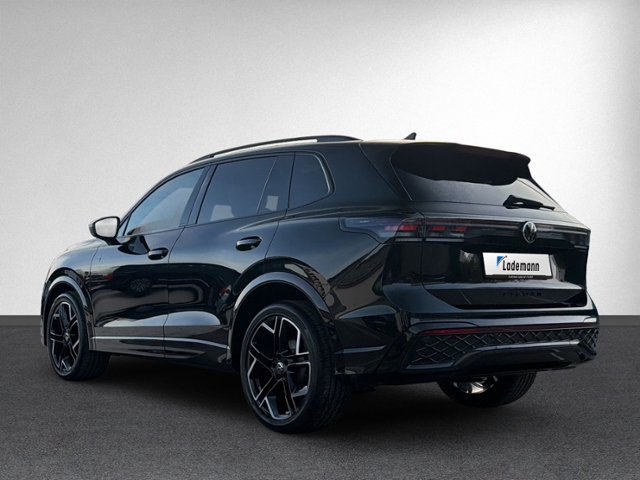 Tiguan 1.5 eTSI DSG R-LINE PANO+AHK+360+IQ.LIGHT