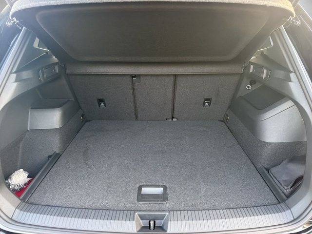 Tiguan 1.5 eTSI DSG R-LINE PANO+AHK+360+IQ.LIGHT