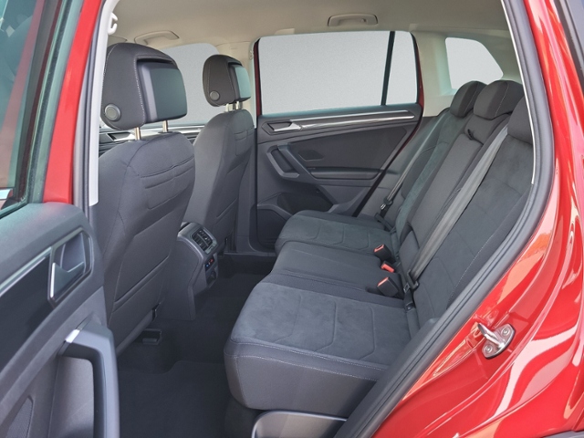 Tiguan 2.0 TDI DSG ELEGANCE IQ.LIGHT+NAVI+RFK+AC