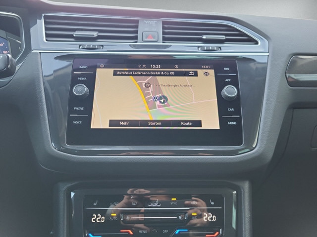 Tiguan 2.0 TDI DSG ELEGANCE IQ.LIGHT+NAVI+RFK+AC