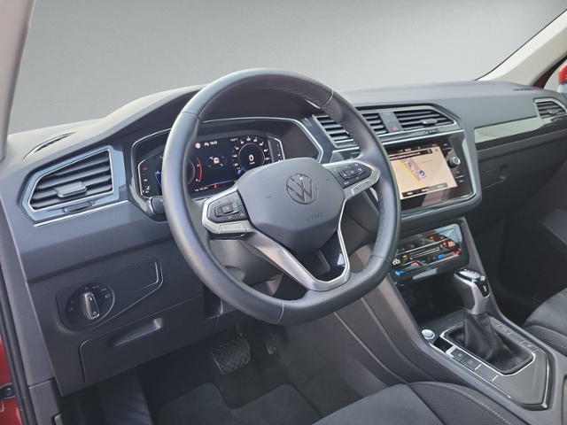 Tiguan 2.0 TDI DSG ELEGANCE IQ.LIGHT+NAVI+RFK+AC