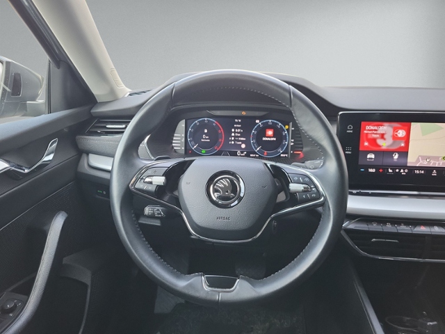 Octavia Combi 2.0 TDI DSG STYLE AHK+HEAD-UP+NAVI