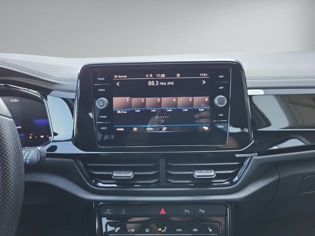 T-Roc 1.5 TSI DSG R-LINE AHK+KAMERA+ACC+LED+SIHZ