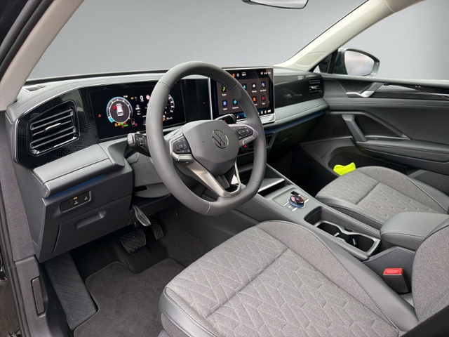 Tiguan 1.5 eTSI DSG AHK+360°+5J-GARANT+ACC+eHECK