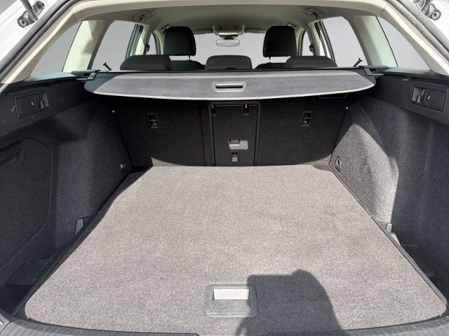 Golf VIII Variant 2.0 TDI AHK+NAVI.+ACC+PDC+LED+